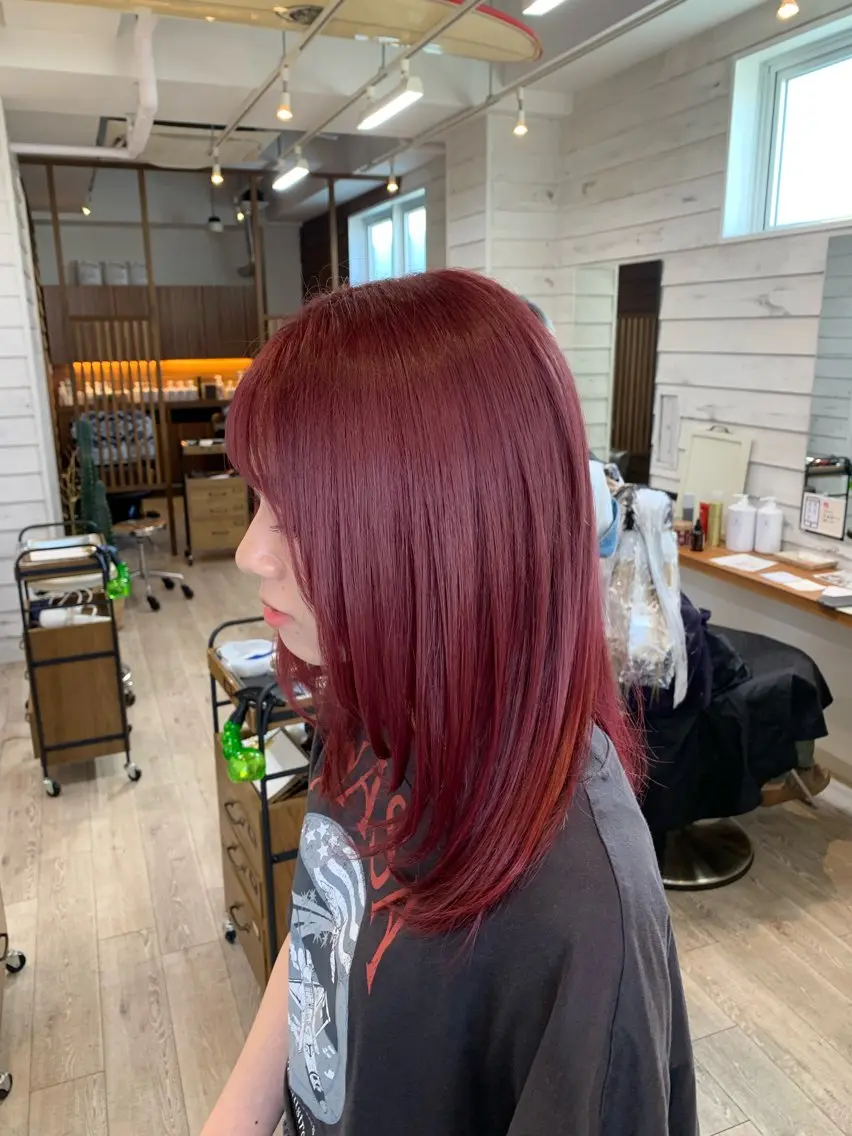 セミロング 顔まわりレイヤー 顔周りカット レイヤーカット 渡邉 真夕のヘアスタイル