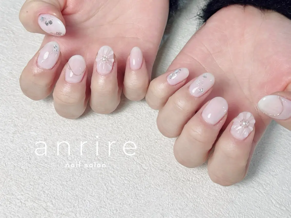 ネイル フラワーネイル ジェルネイル キラキラネイル ラメ(グリッター) ミラーネイル nailsalon anrireのネイルデザイン