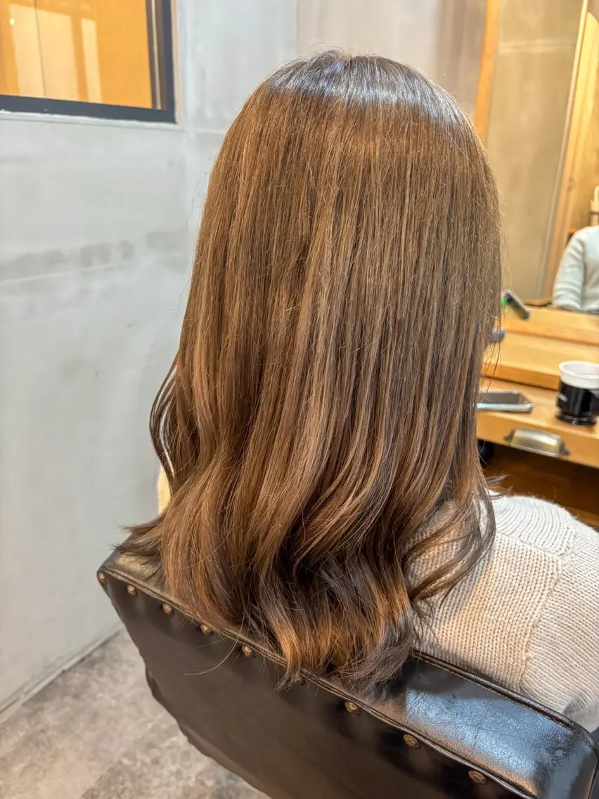 ミディアム カラー ベージュカラー カット ヘアカラー トリートメント 磯野 成基のヘアスタイル