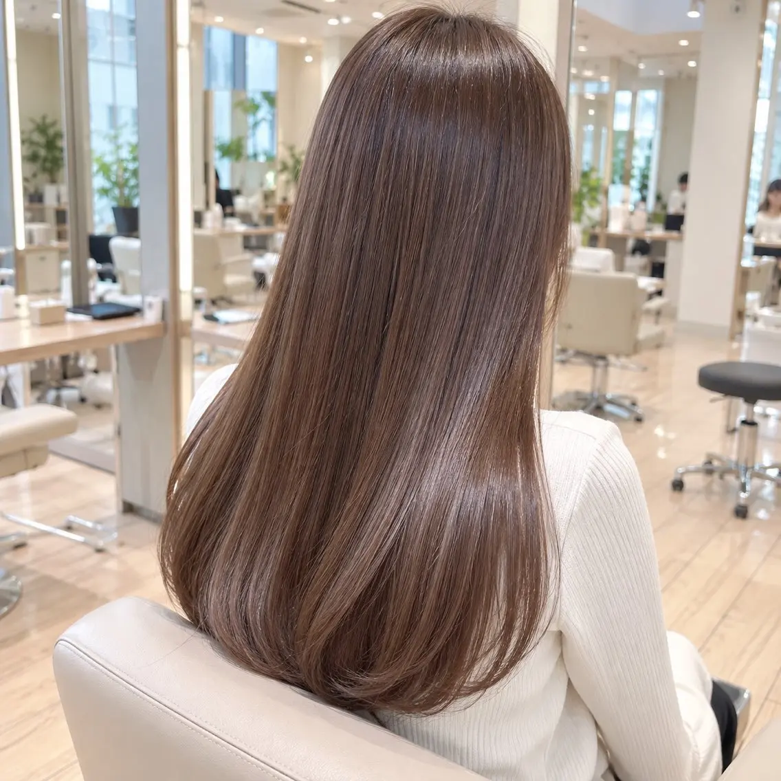 ロング カラー パーマ ブラウンカラー ナチュラルブラウン ロング 顔周りレイヤー/透明 感カラー/難波雄雅のヘアスタイル