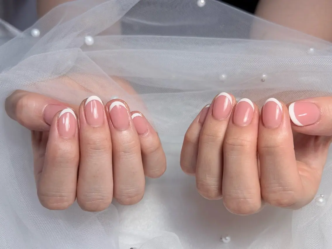 ネイル フットネイル フレンチネイル ジェルネイル ラメ(グリッター) マグネットネイル ハンドネイル ハンドケア ♡Bivi♡自爪に 優しいネイルサロンのネイルデザイン