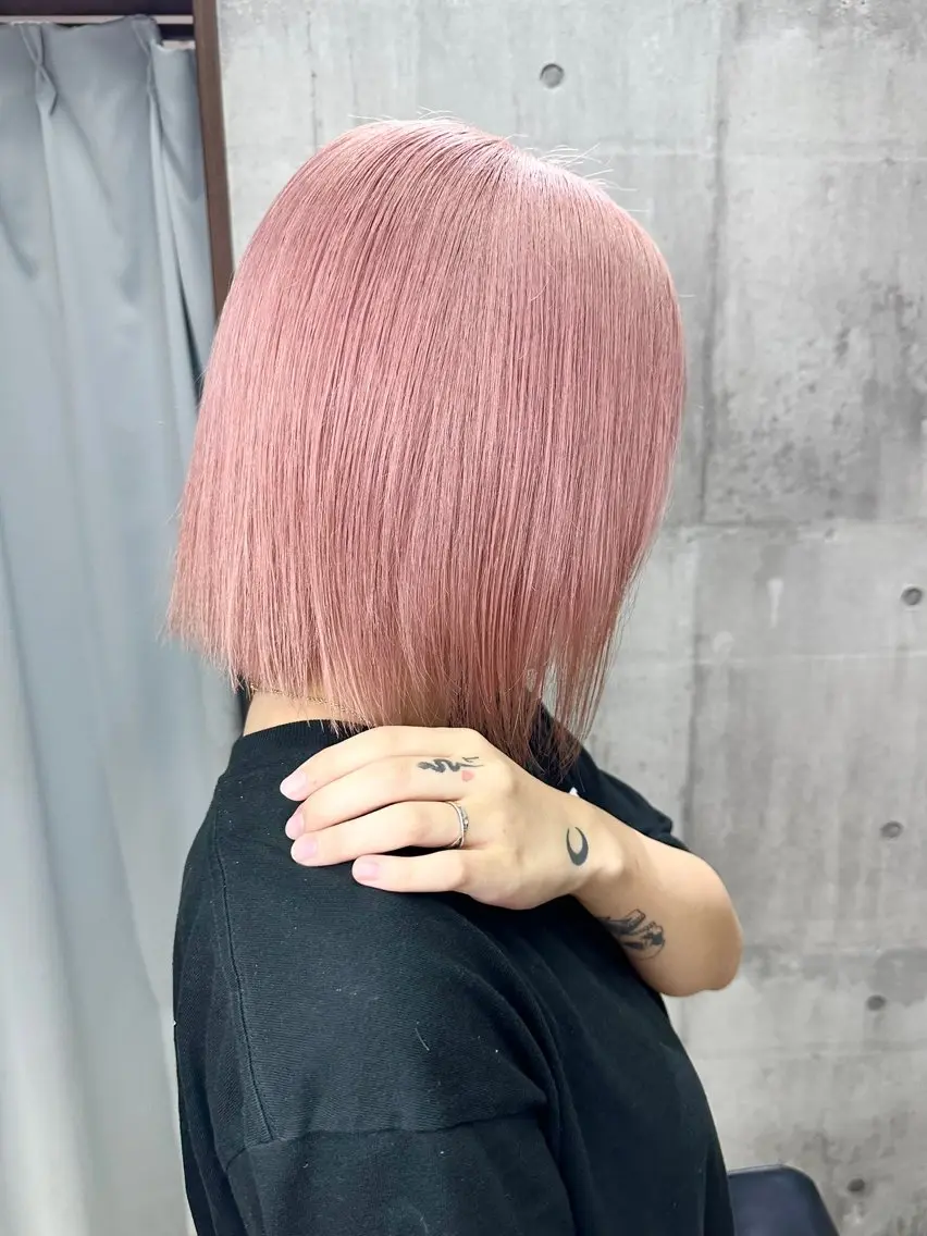 ショート カラー ピンクカラー ホワイトピンク カット ヘアカラー かずくん🦩名古屋 ハイトーン/レイヤーのヘアスタイル