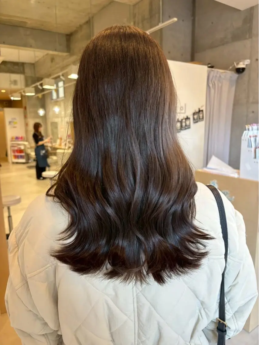 ロング カラー 安永識央里/大曽根/ カラーモデルのヘアスタイル