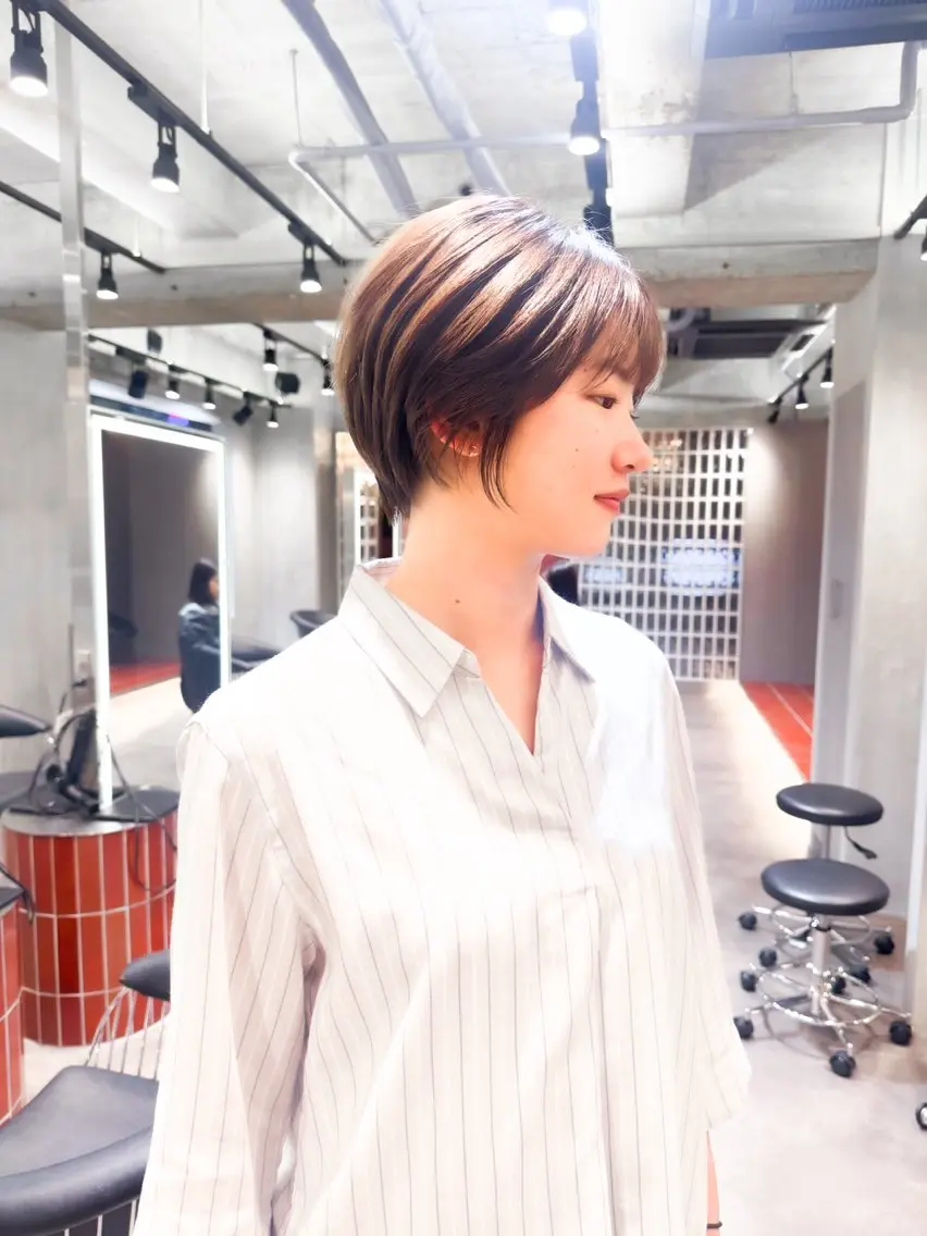 ショート カラー グレージュ カーキグレージュ マニッシュショート ショートヘア カット ヘアカラー トリートメント ヘアセット 360°キレイな ショートカットのヘアスタイル