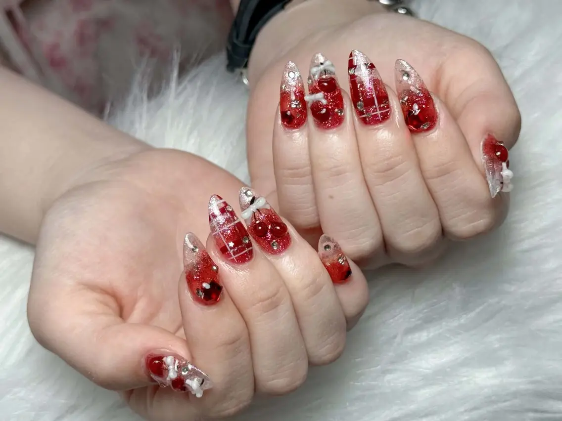 ネイル アートネイル 長さ出し ジェルネイル 韓国ネイル マグネットネイル ハンドネイル Cloudy Chan Nailのネイルデザイン