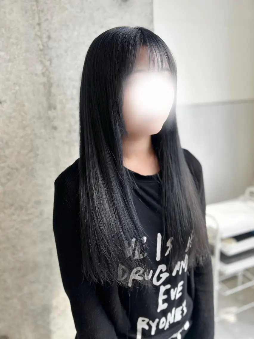 カラー ブリーチ ブルーカラー ️💜akari💜 ハイトーン/レイヤーのヘアスタイル