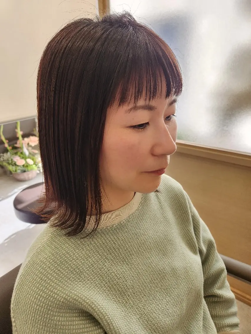 ミディアム 外ハネヘア カット トリートメント 佐藤 恵のヘアスタイル