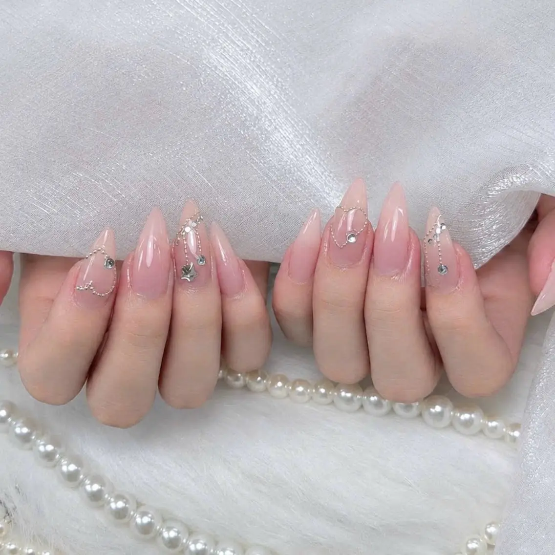ネイル アートネイル ジェルネイル 韓国ネイル ロングネイル 持ち込み ハンドネイル ハンドケア Blingg NailStudioのネイルデザイン