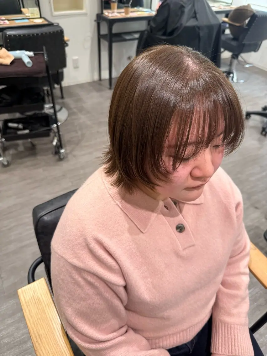 ミディアム カラー ボブレイヤー グレージュ オリーブグレージュ オリーブグレー ボブ カット ヘアカラー トリートメント 艶髪レイヤー上田 紗也🇰🇷💗のヘアスタイル