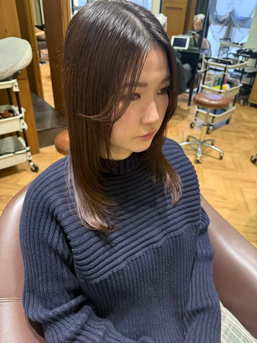 セミロング レイヤーカット 溝口 槙里也のヘアスタイル