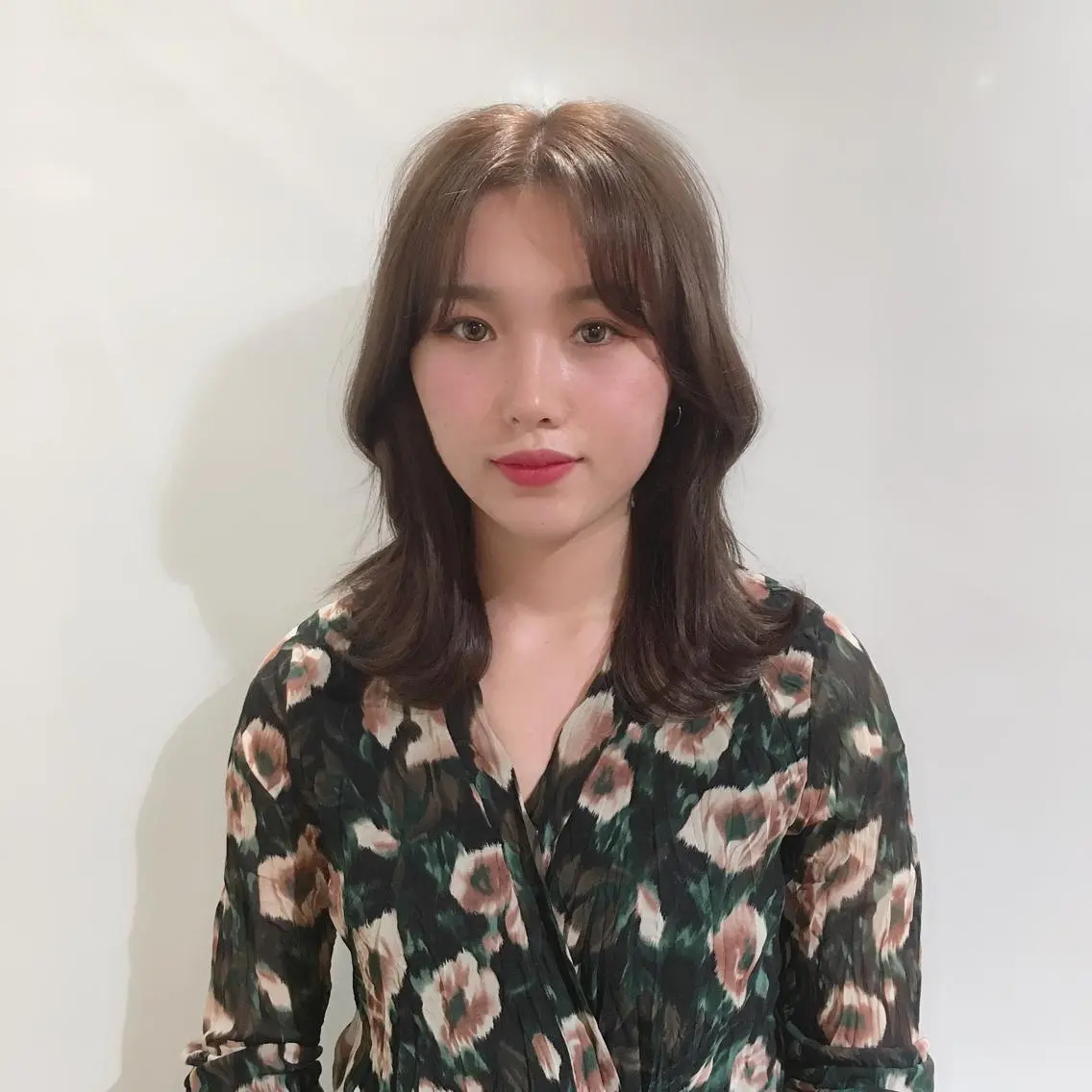 ミディアム カラー ヘアアレンジ カット 柔らか垢抜けｶﾗｰと ｶｯﾄ🫧ASUKAのヘアスタイル