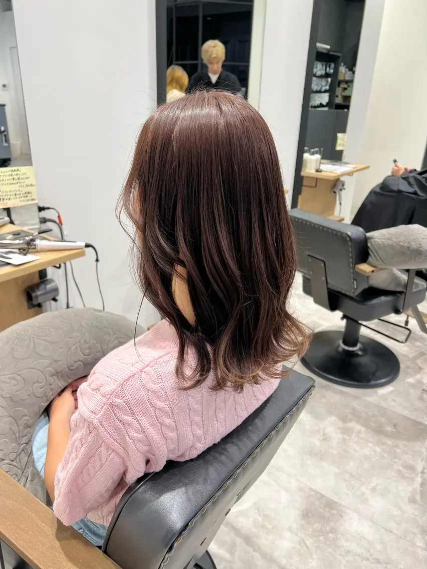 ミディアム ヘアアレンジ カット ヘアカラー トリートメント 黒阪 なみのヘアスタイル