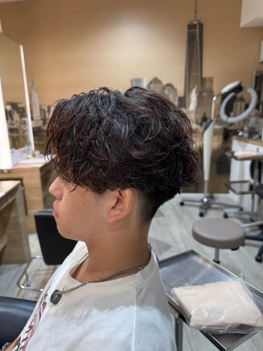 メンズ メンズパーマ カット パーマ はるひ·͜· 曲がる縮毛矯正のヘアスタイル