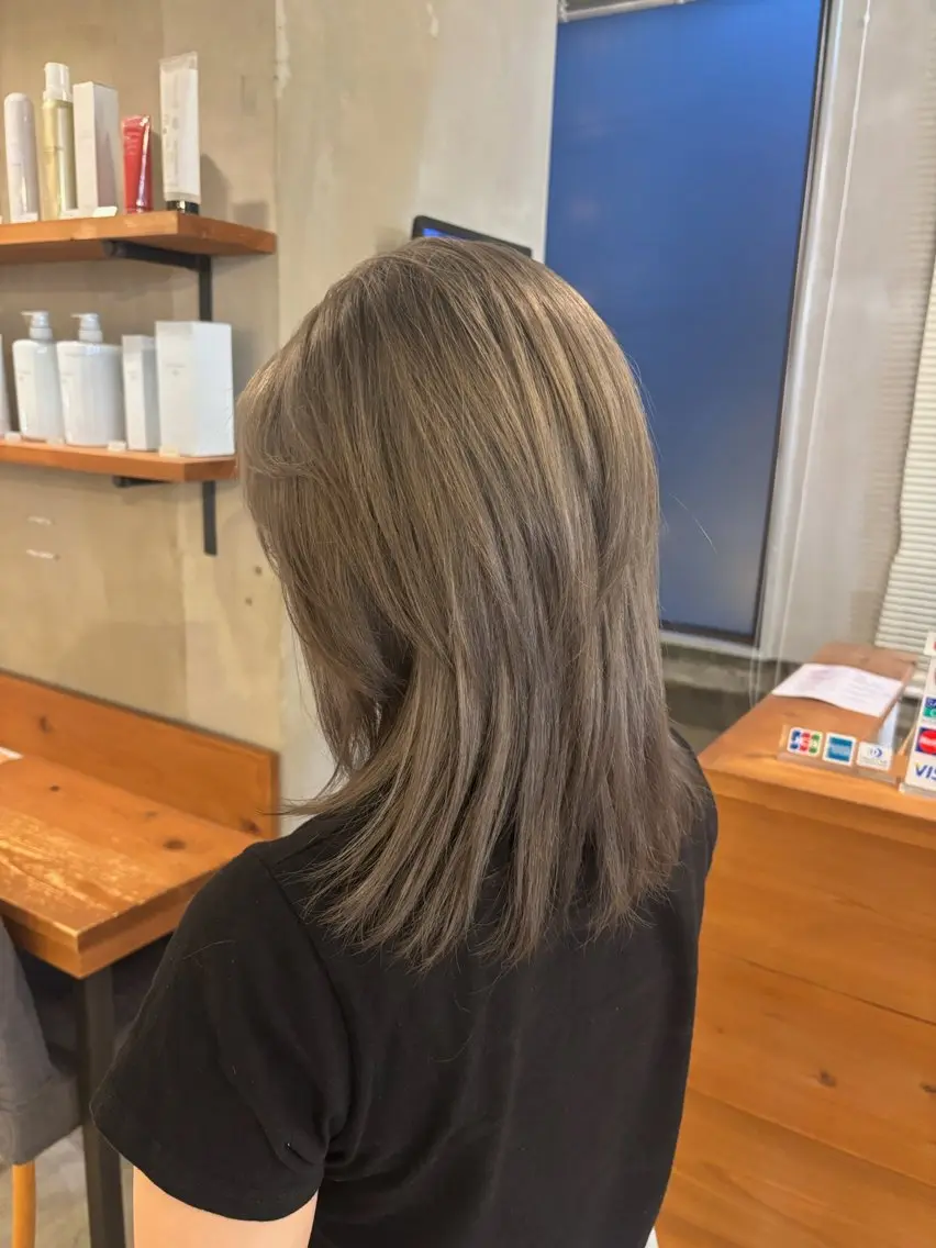 ミディアム カラー オクギシ チヒロのヘアスタイル