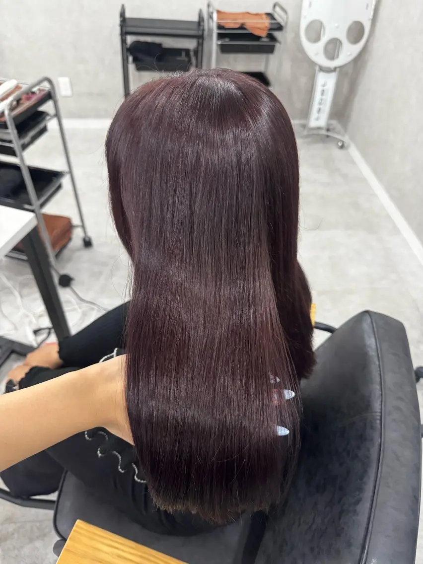 ロング カラー アッシュ アッシュブラウン ベージュカラー 黒髪 ブリーチ カット ヘアカラー トリートメント 赤み無し柔らかカラー 【梅田】madokaのヘアスタイル