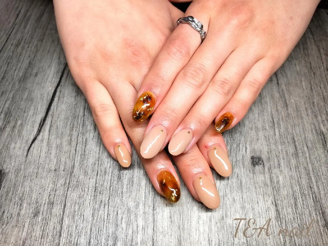 セミロング ネイル べっ甲ネイル 長さ出し ジェルネイル ニュアンスネイル スカルプネイル T&A nailのネイルデザイン