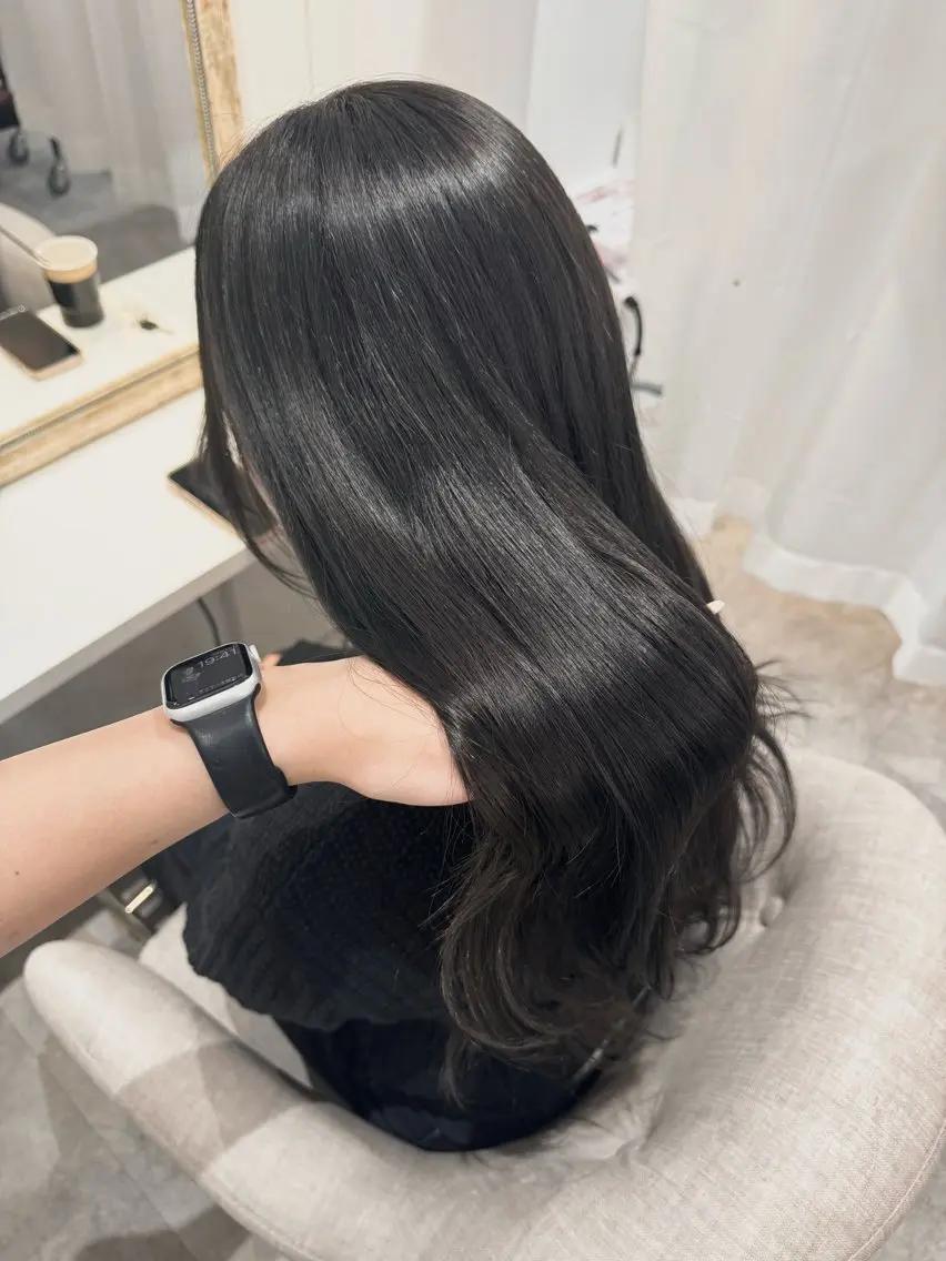 カラー アッシュ アッシュブラウン ベージュカラー 黒髪 ブリーチ ヘアカラー トリートメント 赤み無し柔らかカラー 【梅田】madokaのヘアスタイル