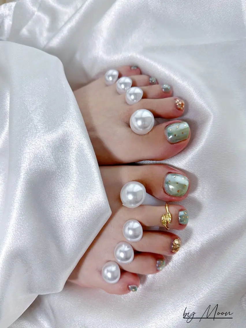 ネイル フットネイル Moon Nailsのネイルデザイン