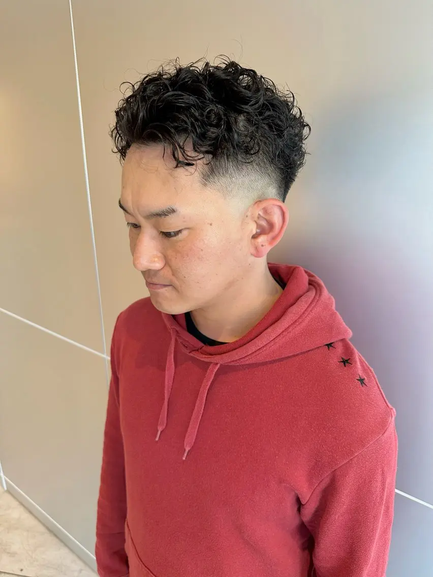 ショート パーマ メンズ フェードカット メンズパーマ 🔥メンズ特化/ パーマ＆カット🌀のヘアスタイル