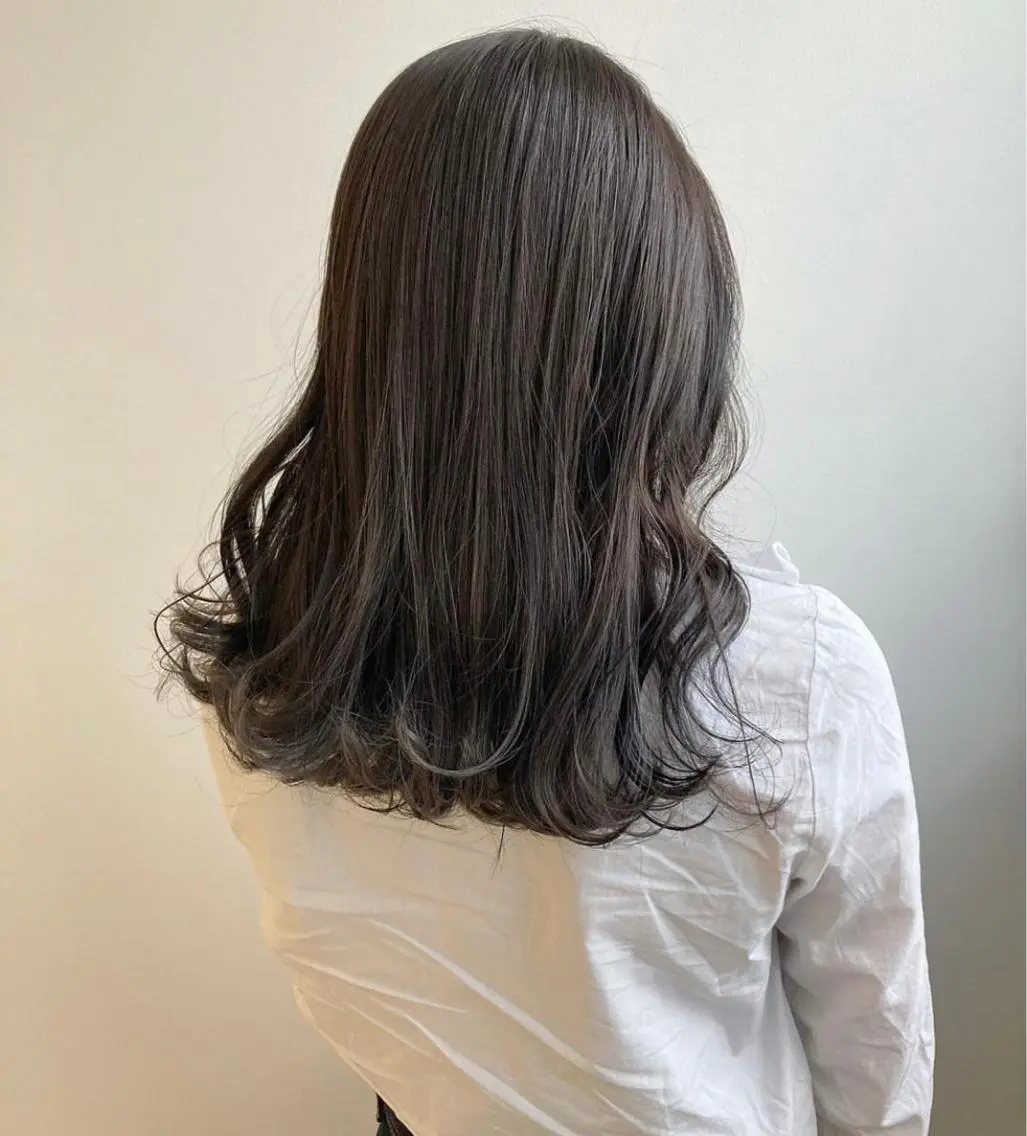 セミロング ヘアアレンジ レイヤー/インナー カラー🦋ルイのヘアスタイル