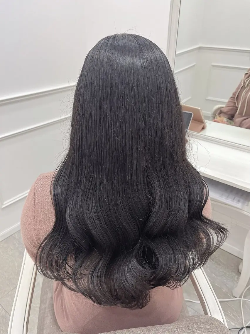 ロング カラー 新井 凪のヘアスタイル
