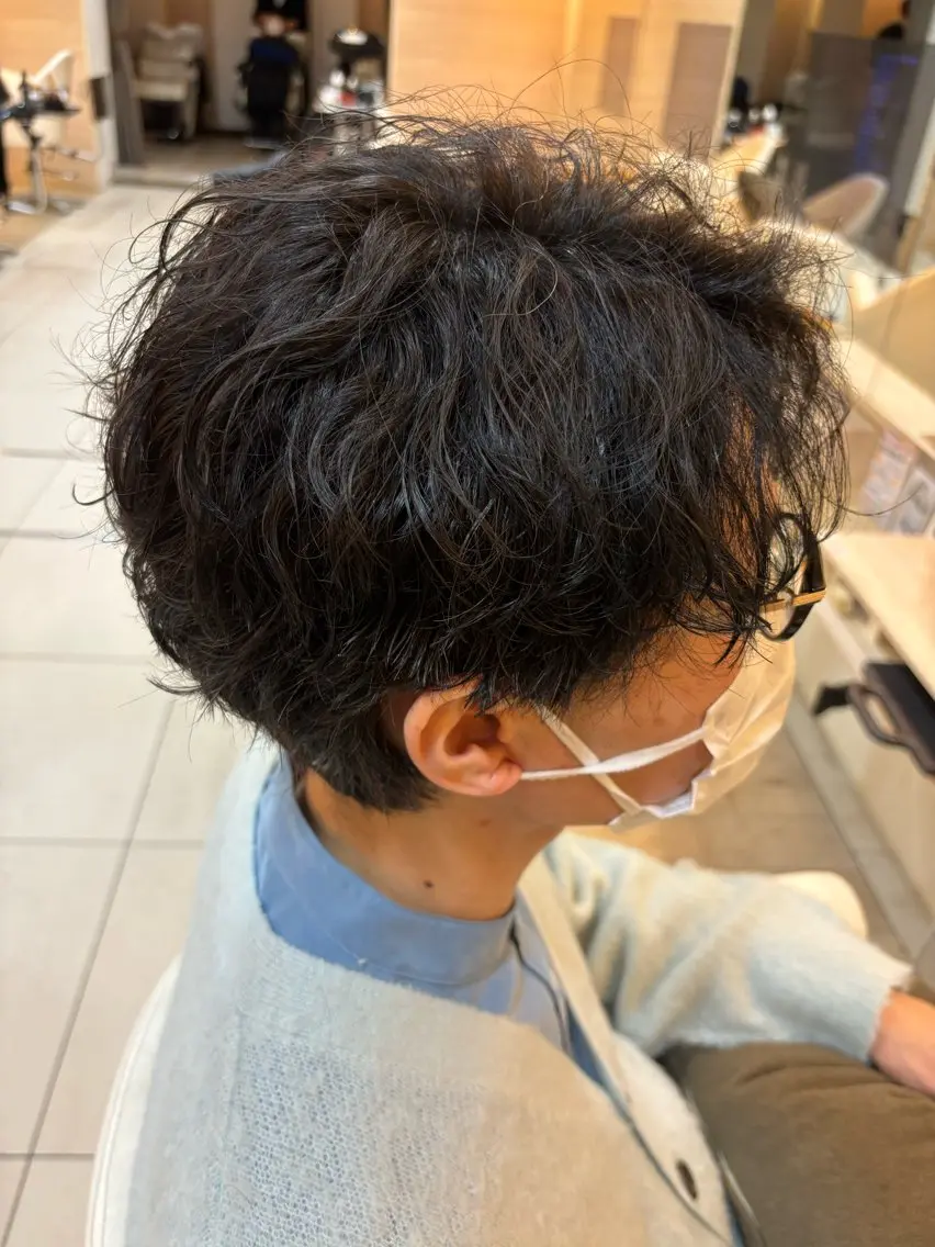 ミディアム カラー パーマ ヘアアレンジ メンズ キッズ ミディアムパーマ アップバング センターパート メンズハイライト カルマパーマ 🫧Selene SHOGO🫧のヘアスタイル