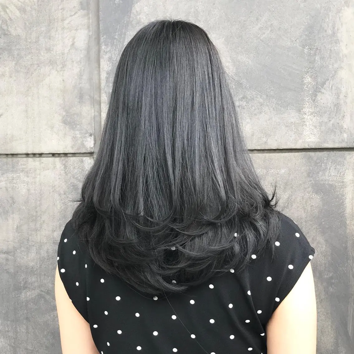 セミロング カラー 黒髪 ブルーカラー ブルーブラック タンバルモリ ヨシンモリ K-POP好き美容師 🇰🇷Kai.Yのヘアスタイル