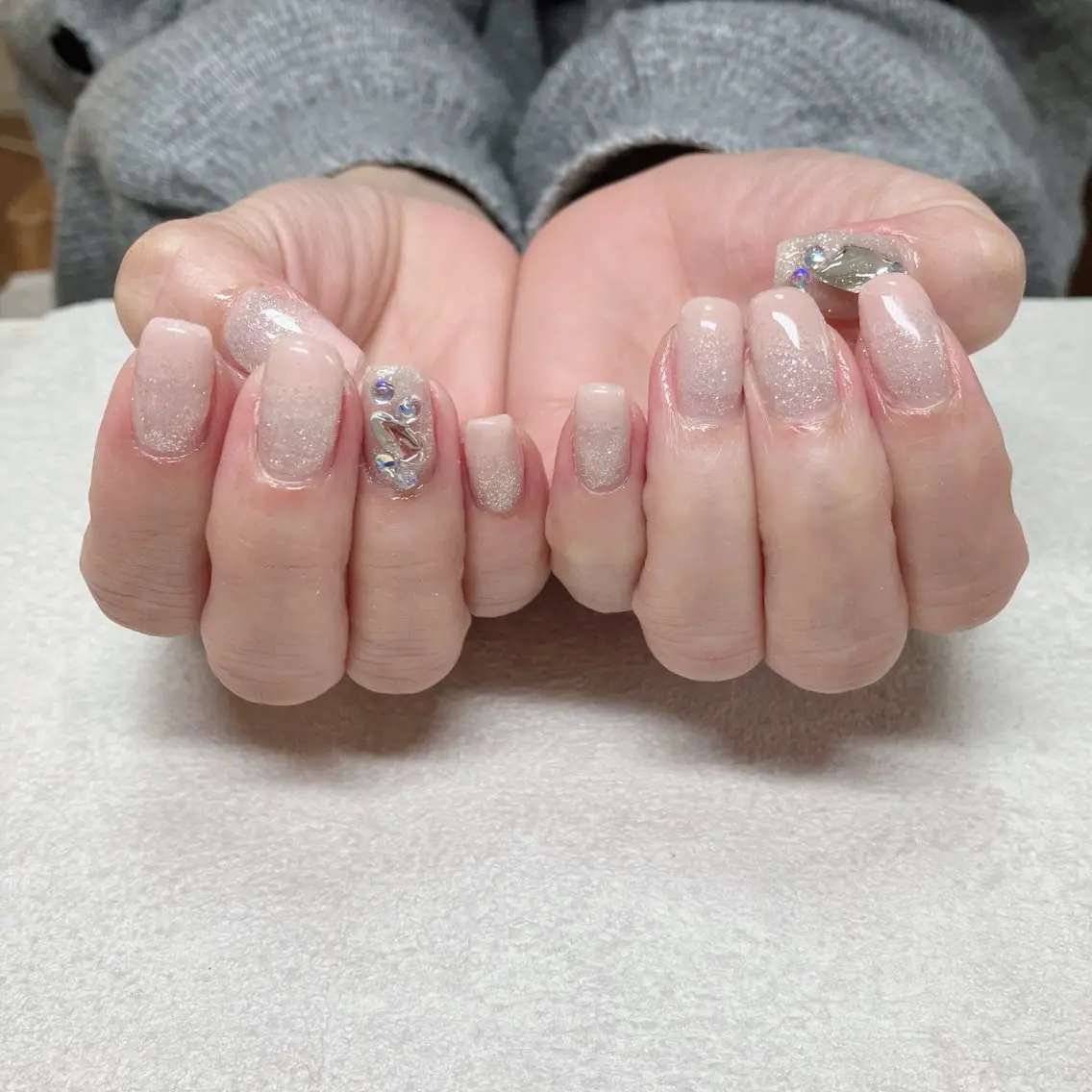 ネイル アートネイル フラッシュネイル グラデーション EMUR水口店 nail  Akiのネイルデザイン