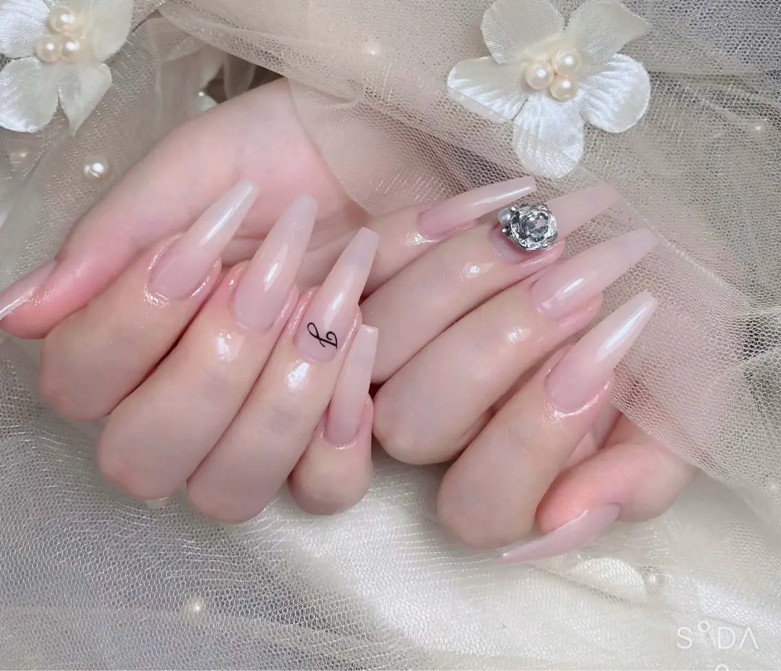 ネイル チークネイル 長さ出し フラッシュネイル フレンチネイル グラデーション ハンドネイル Lenie Nail Salonのネイルデザイン