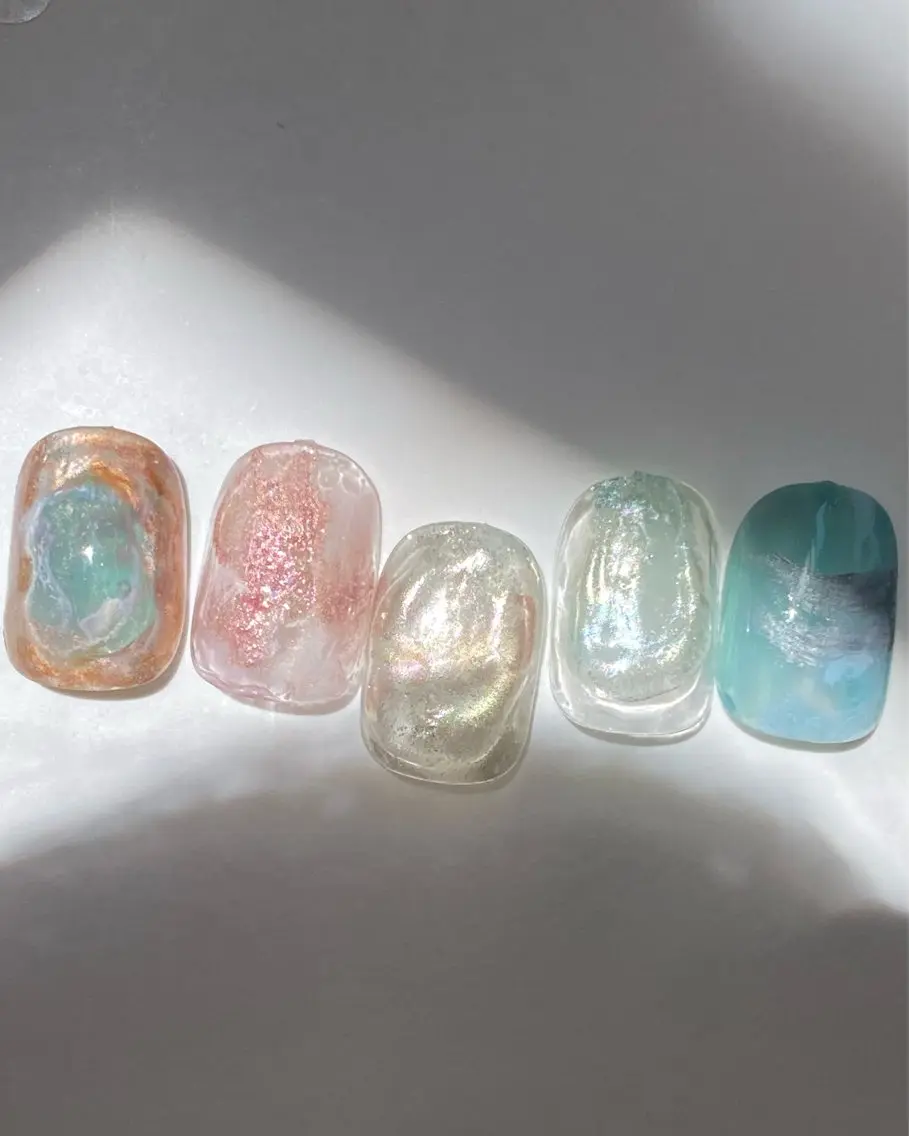 ネイル 成人式 フラッシュネイル フレンチネイル ガーリー キラキラネイル ハンドネイル 草加ニュアンスネイル 🌚hersのネイルデザイン
