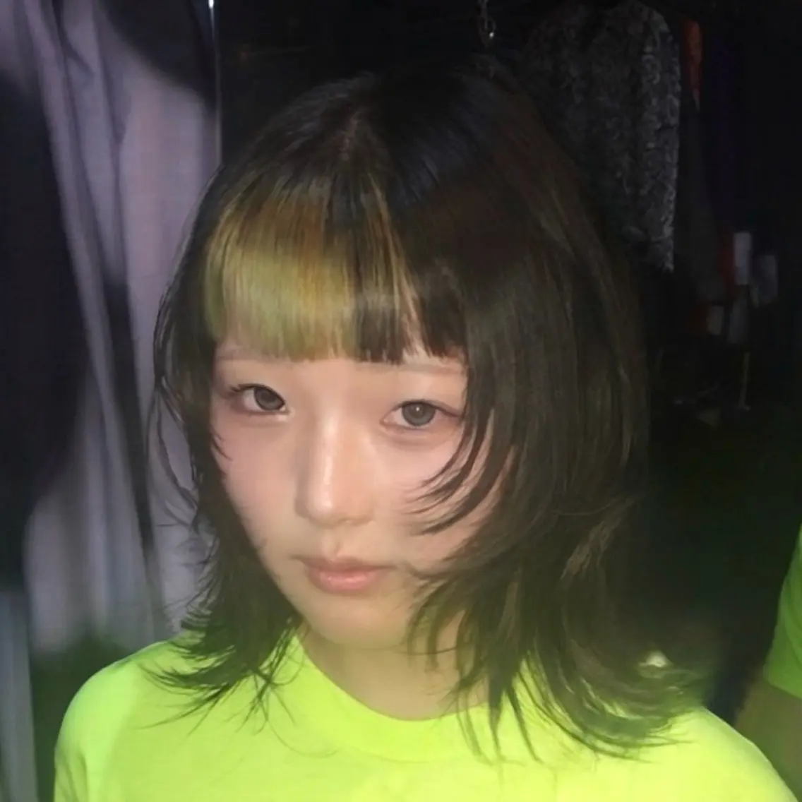 セミロング ヘアカラー にちか /デザインカラーのヘアスタイル