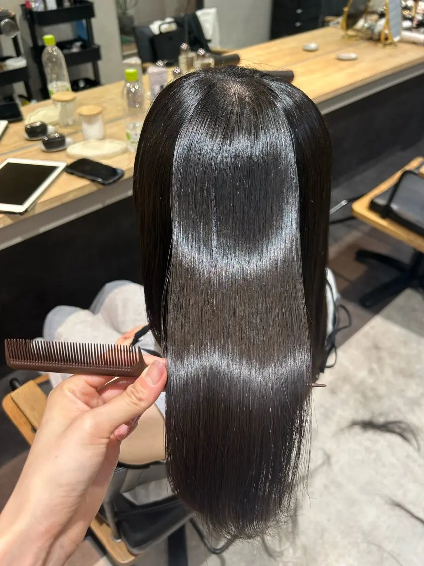 セミロング パーマ 髪質改善 ストレートパーマ カット 縮毛矯正 トリートメント hubhair レイヤー/透明感のヘアスタイル