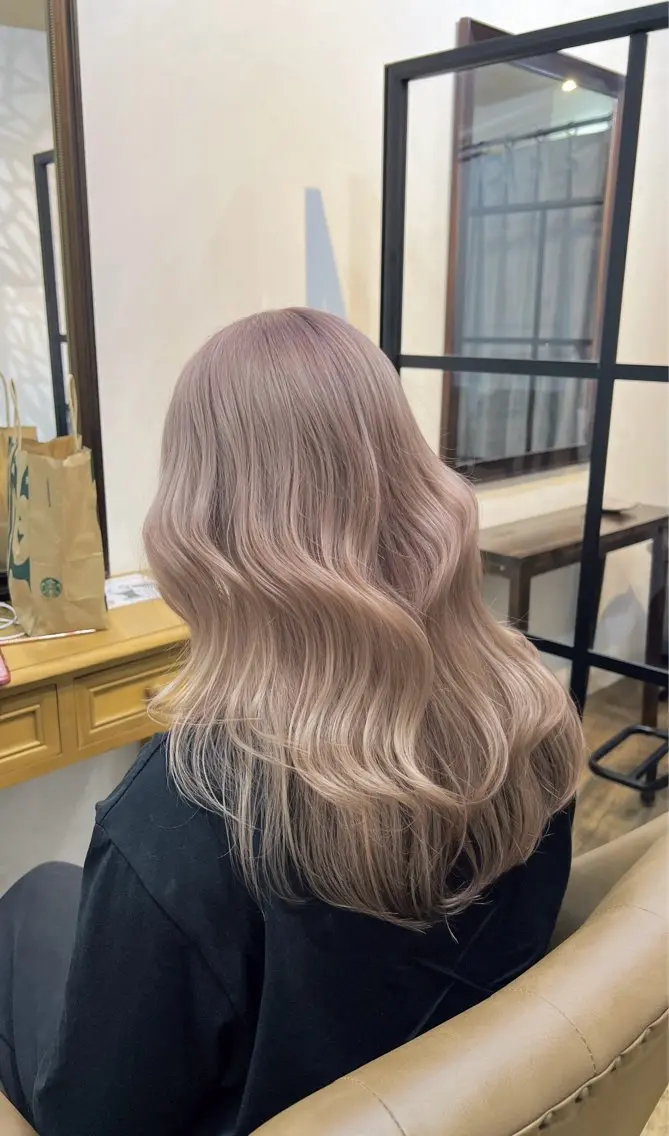 ミディアム カラー カット ヘアカラー トリートメント ヘアセット 🫧艶ダブルカラー ブリーチ🫧トモヤのヘアスタイル