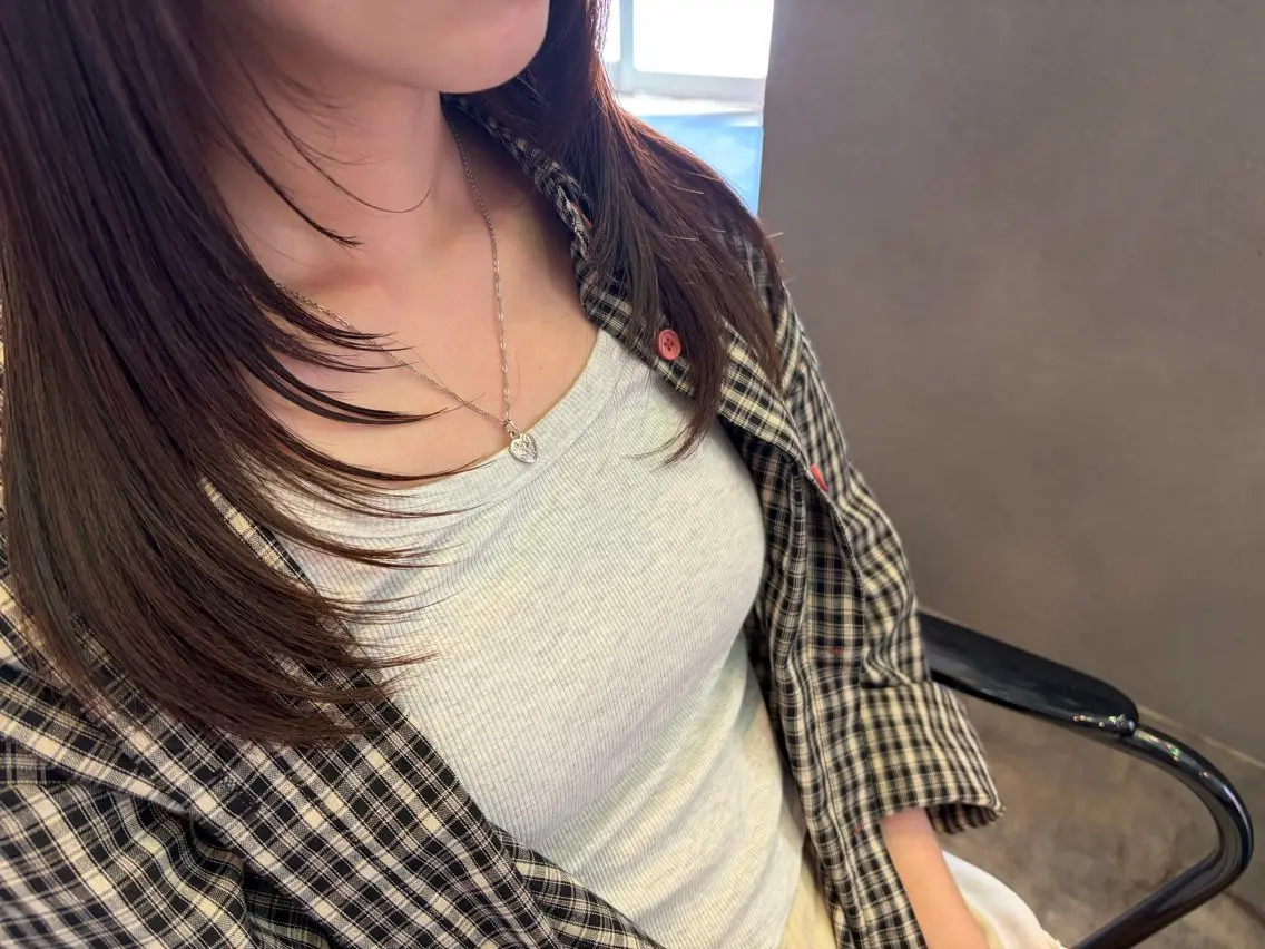 ミディアム カット ブリーチモデル RURUのヘアスタイル