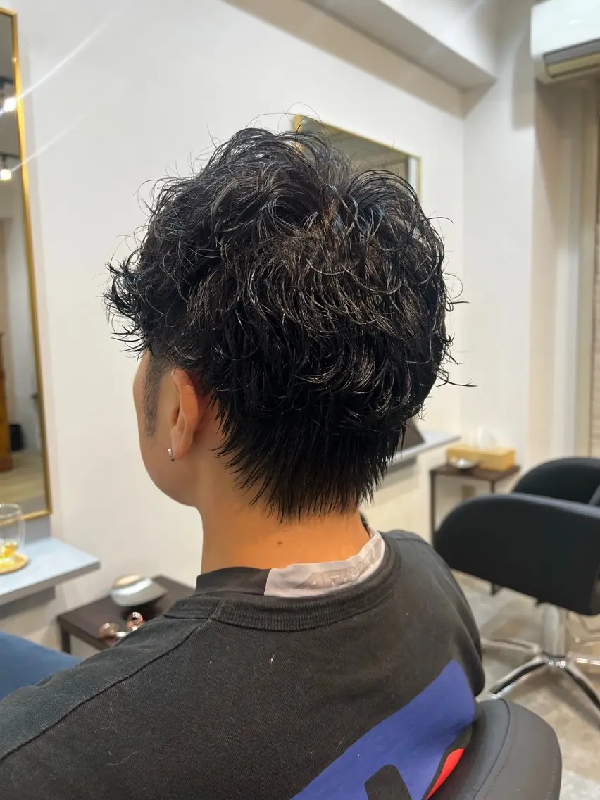 ショート パーマ メンズ メンズパーマ ENA レイヤー/くびれヘアのヘアスタイル