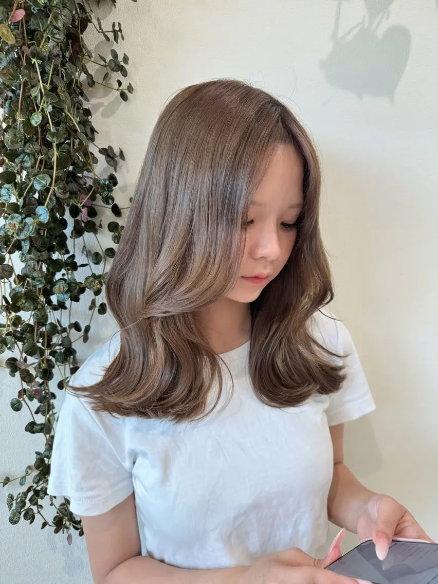 セミロング カラー コトミ【メンズ】 【曲がる縮毛矯正】のヘアスタイル
