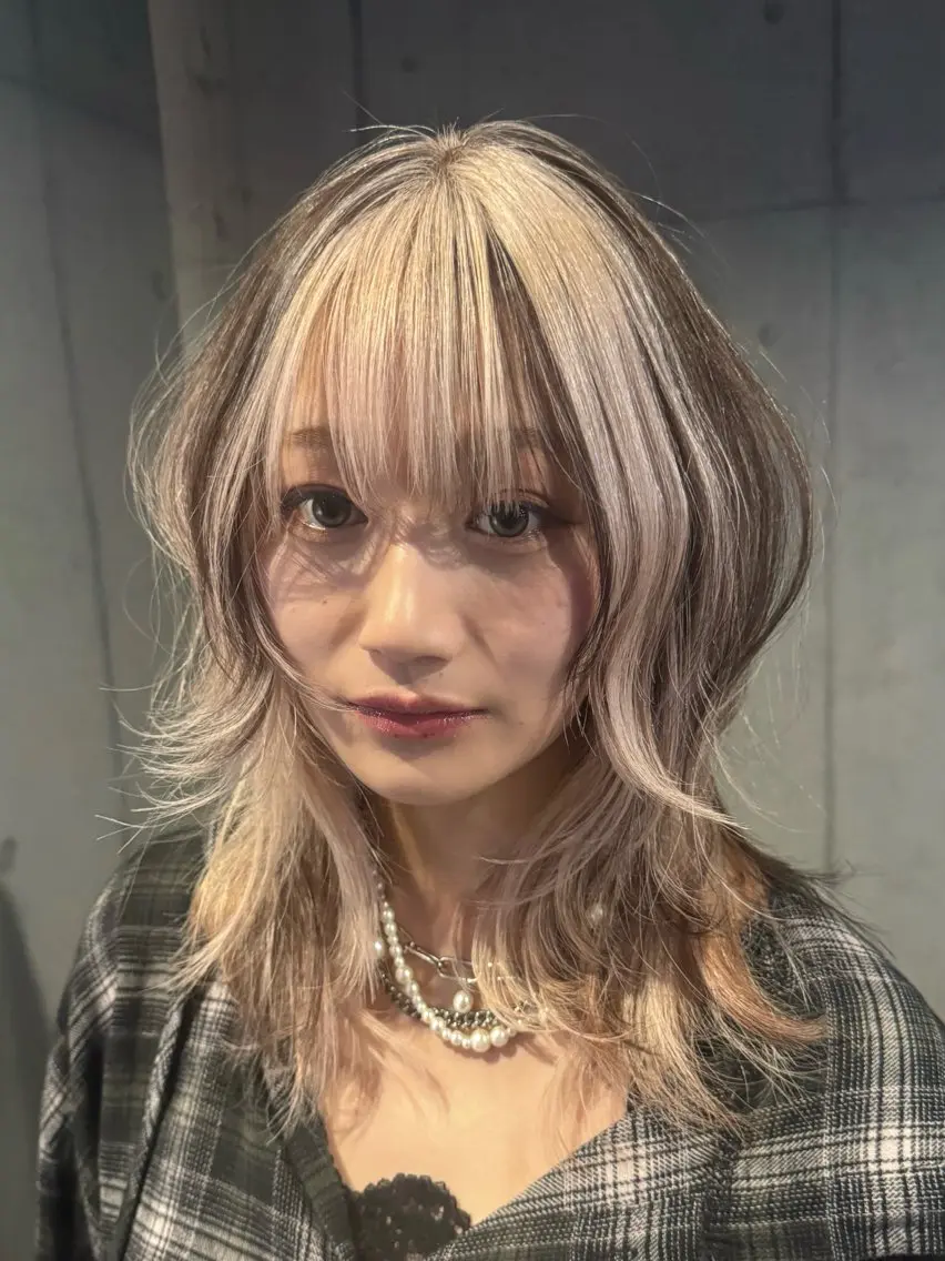 【カット】+【ケアブリーチ】+【デザインカラー】+【TR】の写真