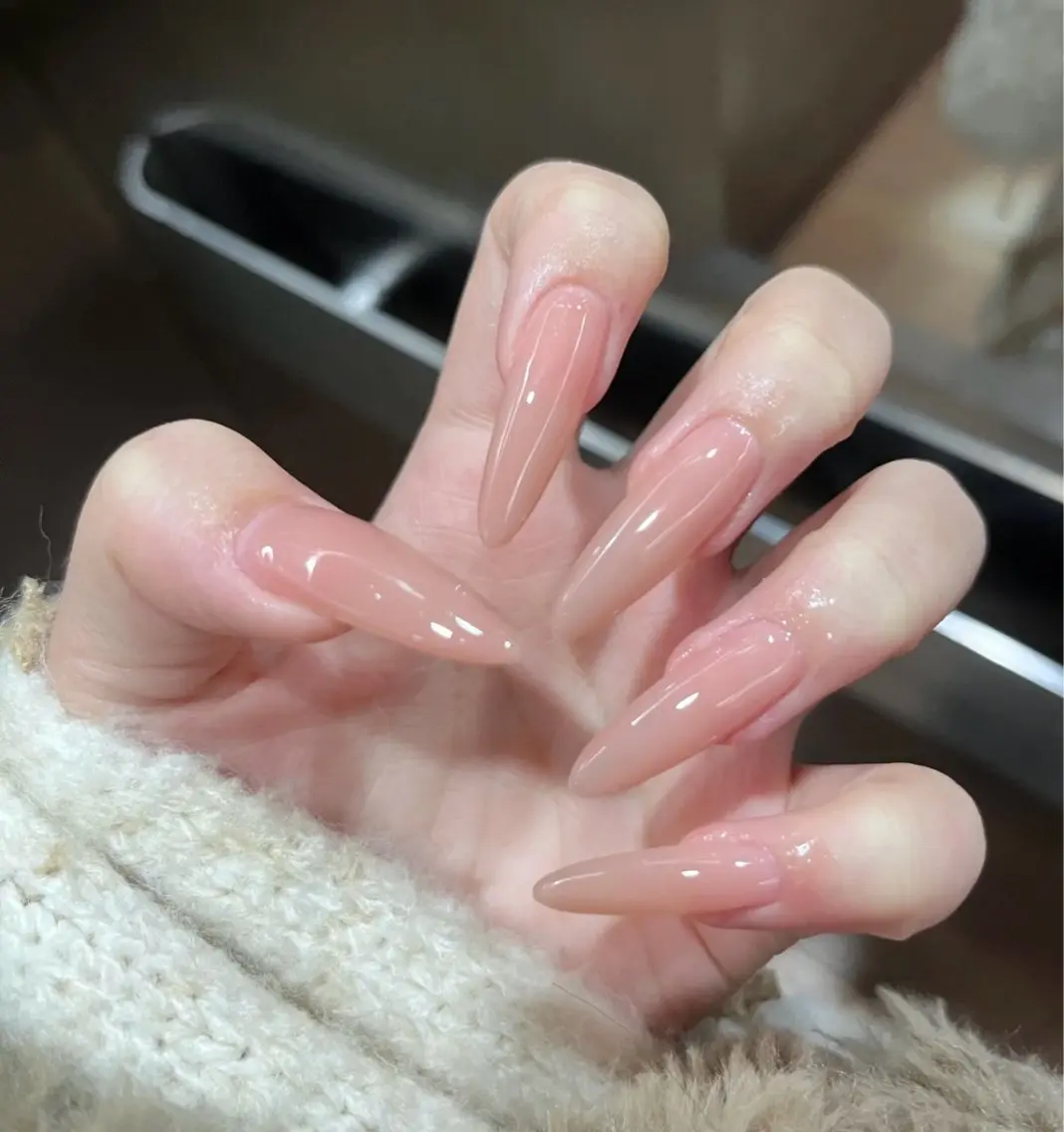 長さだし+ワンカラーorラメグラの写真