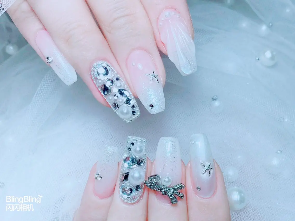 ネイル オーロラネイル チークネイル 長さ出し フットネイル フレンチネイル ハンドネイル ハンドケア lily nailのネイルデザイン