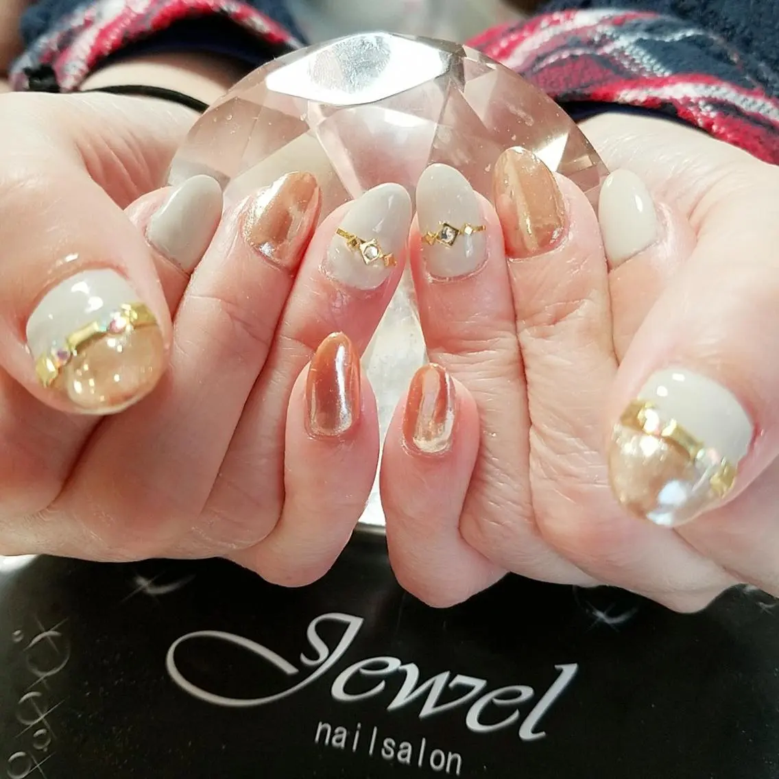 ネイル ミラーネイル ＪＥＷＥＬ ＮＡＩＬのネイルデザイン