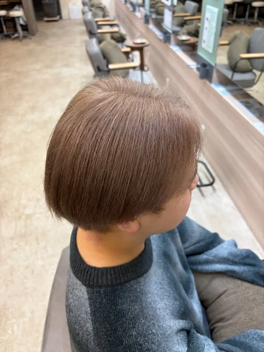 カラー ベージュカラー ミルクティーベージュ ヘアカラー カットモデル unaのヘアスタイル