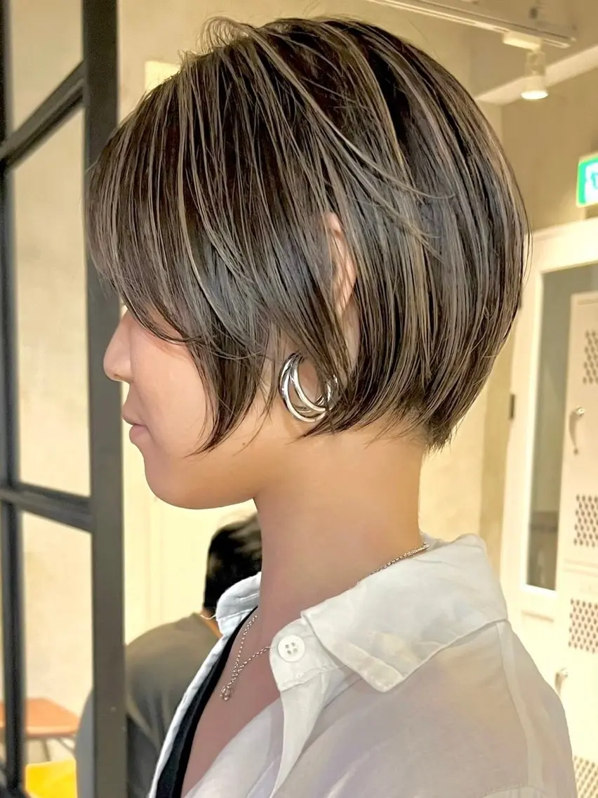 ショート カラー ヘアカラー トリートメント 髙橋碧 透明感カラー / fifthパーマのヘアスタイル