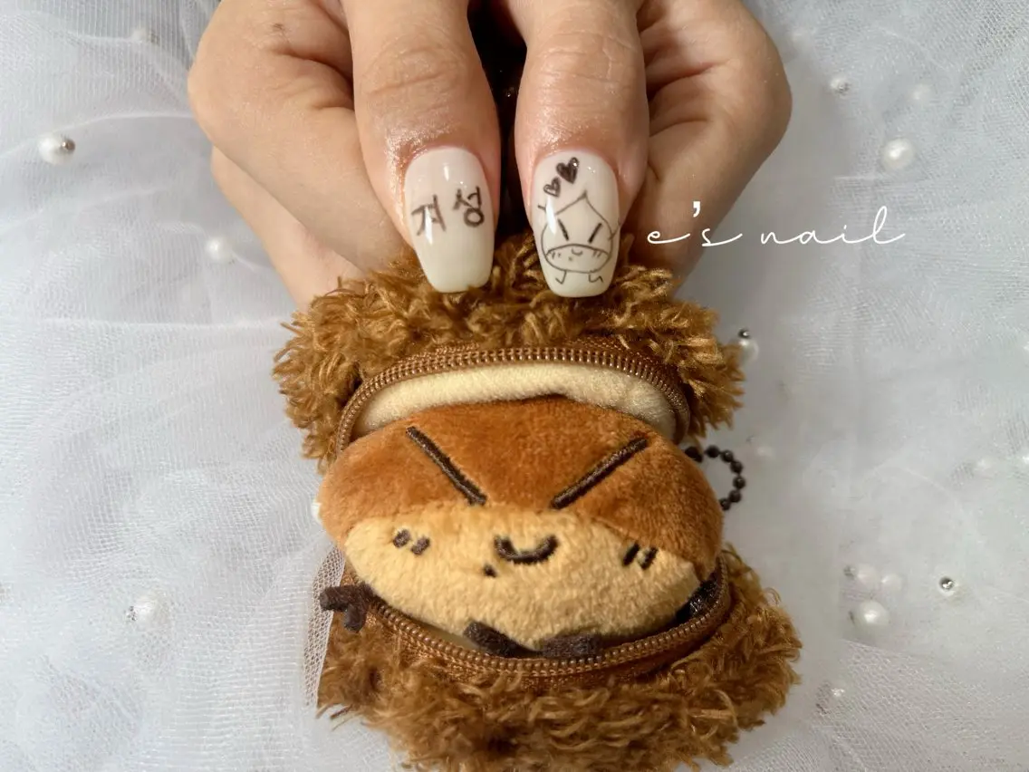 ネイル ハンドネイル ハンドケア e’s nail Lumièreのネイルデザイン