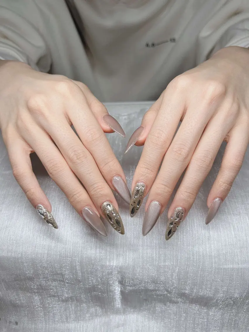 ネイル 長さ出し グラデーション 卒業式 キラキラネイル マグネットネイル Lee Nailsのネイルデザイン