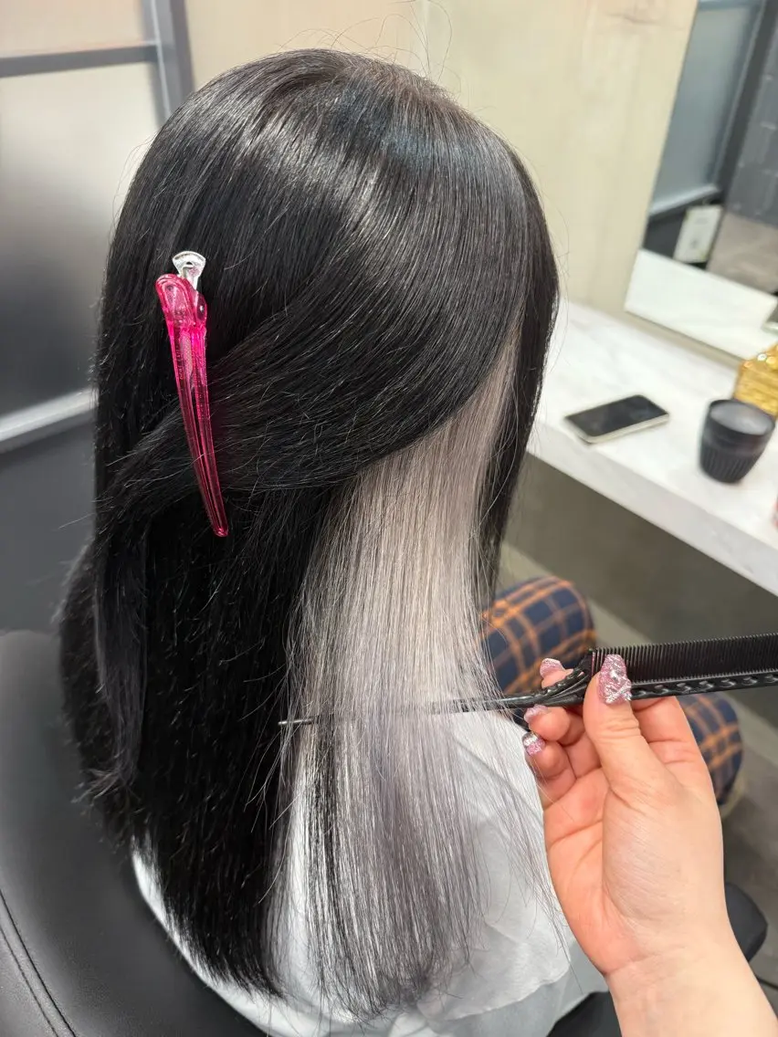 【カラーモデル募集中】透明感ボンドカラー➕インナカラー(ポイントブリーチ)🩷艶出しトリートメント🎀の写真
