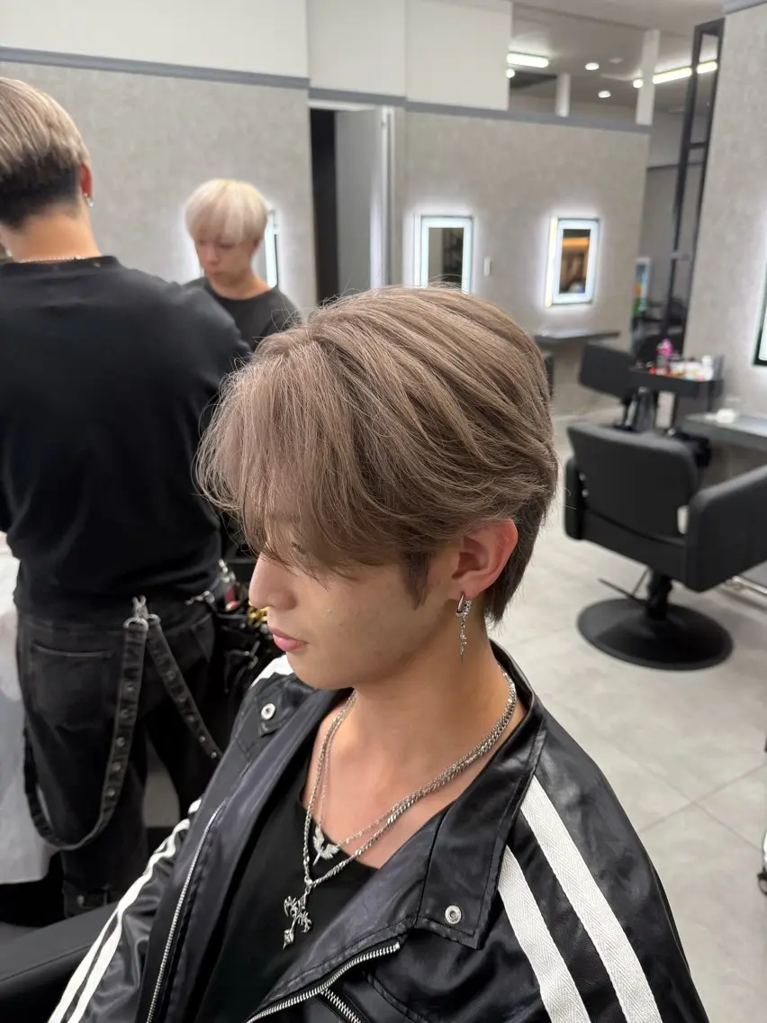 ショート カラー パーマ メンズ メンズブリーチ メンズハイトーン ブリーチ ハイトーンカラー カット ヘアカラー メンズ特化 👑YUTAのヘアスタイル