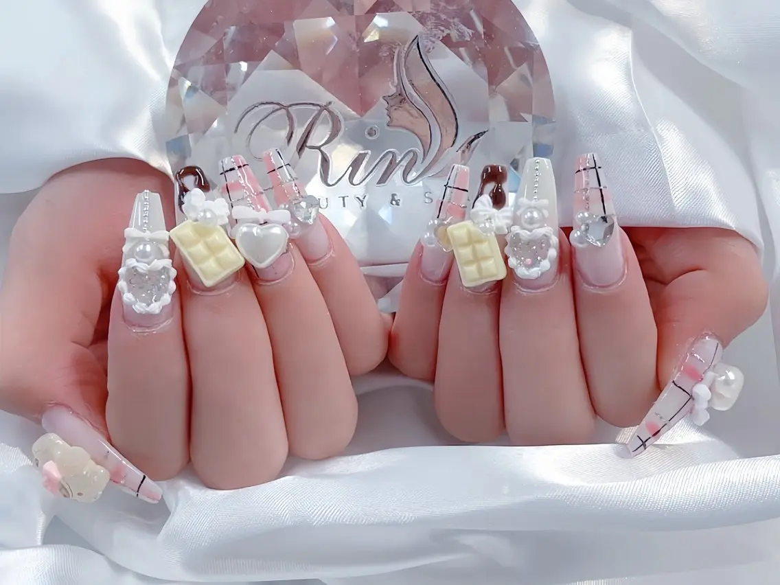 ネイル アートネイル ジェルネイル ロングネイル ニュアンスネイル スカルプネイル ハンドネイル Rin Nail 新大久保店のネイルデザイン