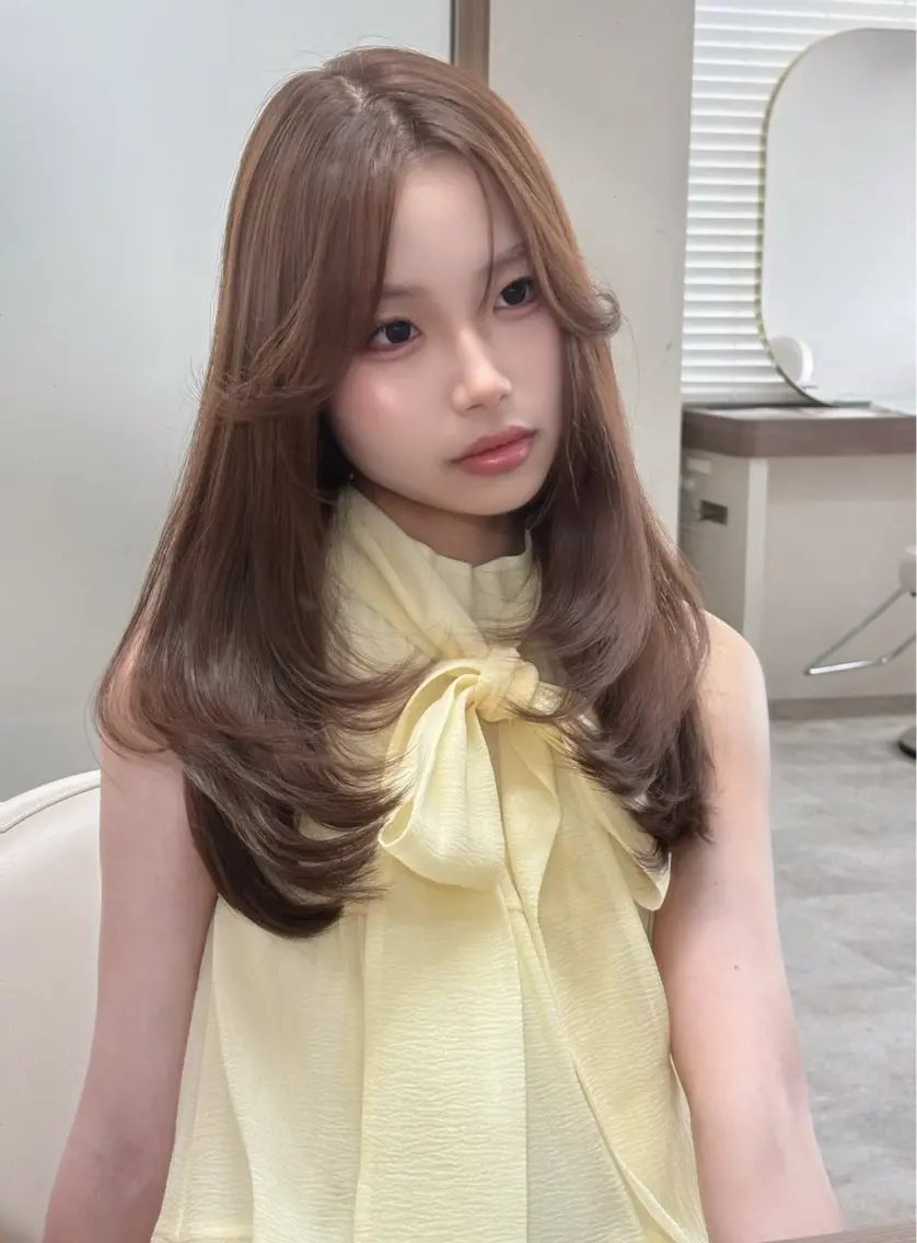 セミロング 韓国風ヘア レイヤーカット 似合わせカット カット ヘアカラー トリートメント 西尾 彩那のヘアスタイル