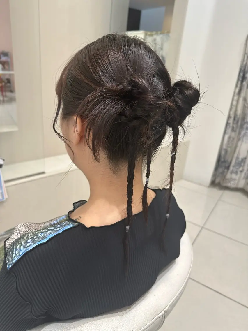 ヘアアレンジ ヘアセット 艶髪/ブリーチなし Wカラー🌺yuiのヘアスタイル