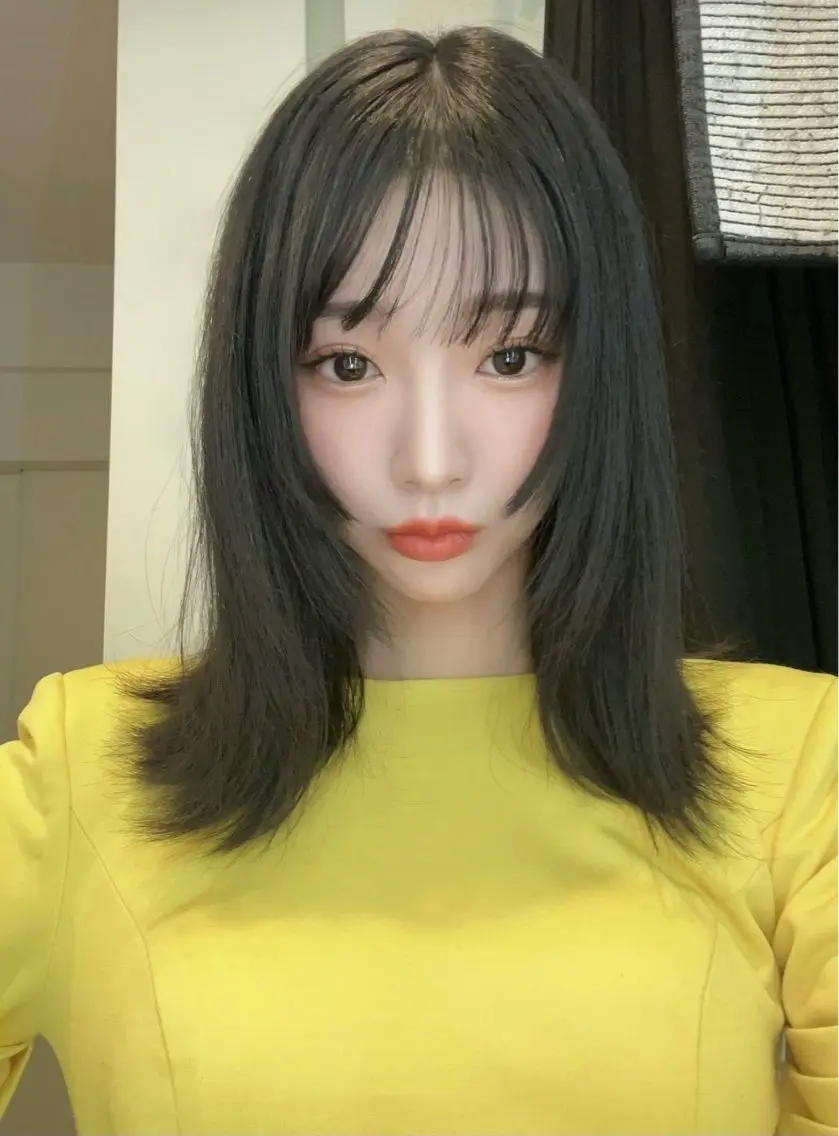 セミロング カラー ブリーチ デザインカラー イヤリングカラー ハイライトカラー ハイライト カット ヘアカラー トリートメント ヘッドスパ 野口 秀人 🫧髪質改善🫧のヘアスタイル